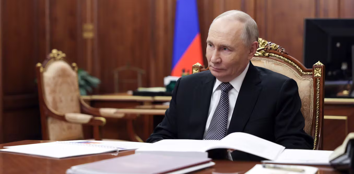 Featured image for Russia's Economy Faces Hidden Crisis Amid War and Holiday Spending