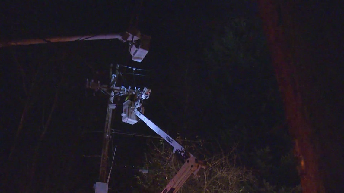 Featured image for Pacific Northwest Faces Power Outages Amidst New Storms and Atmospheric River