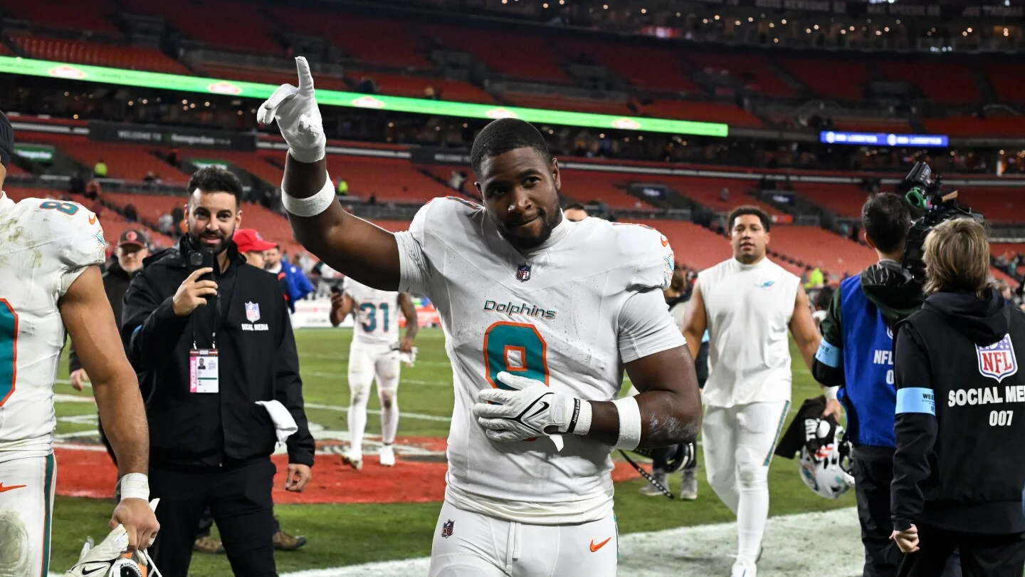 Steelers acquire Jalen Ramsey and Jonnu Smith in blockbuster trades