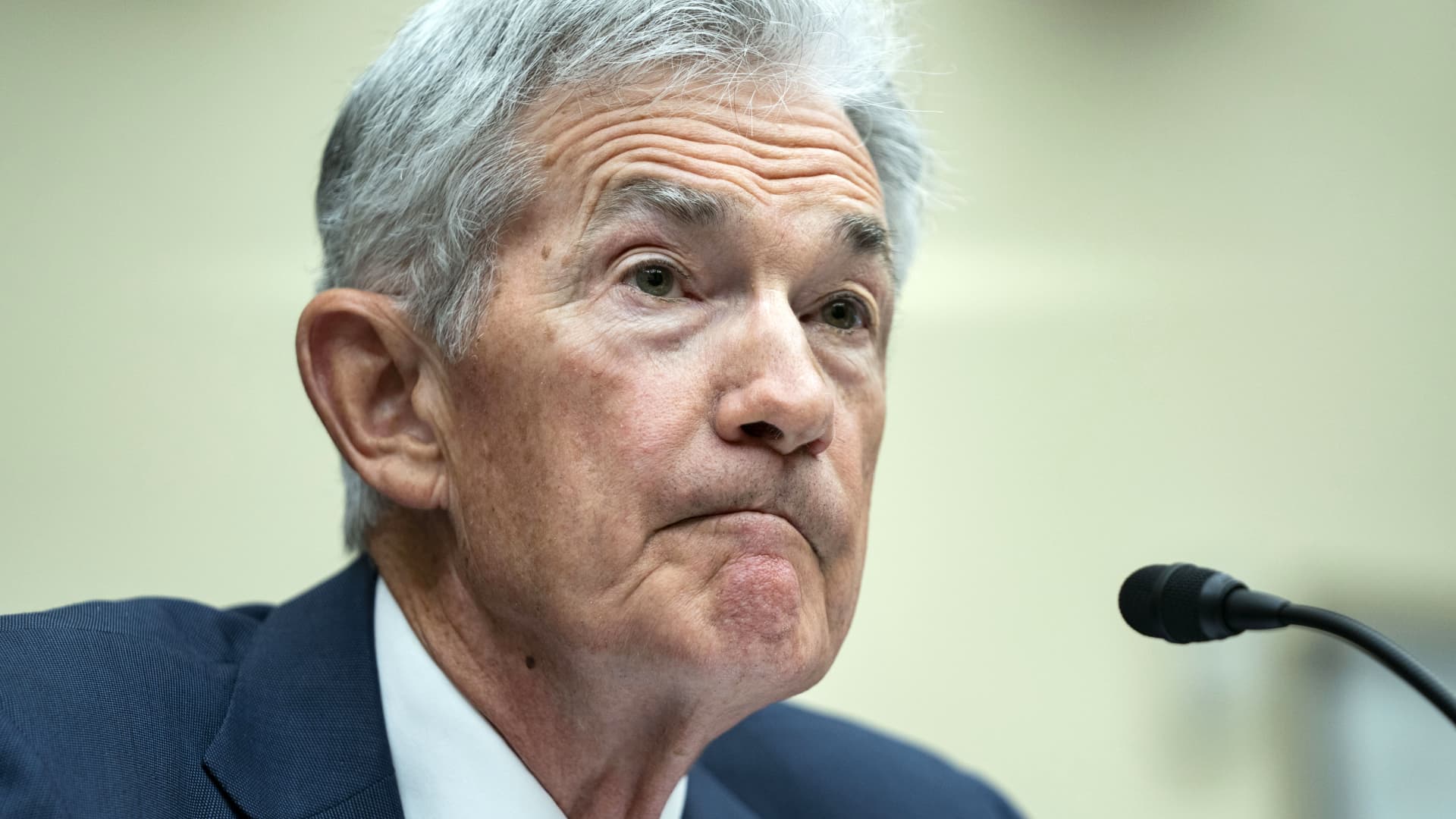 "Traders Bet on Guaranteed Fed Rate Cut by September"