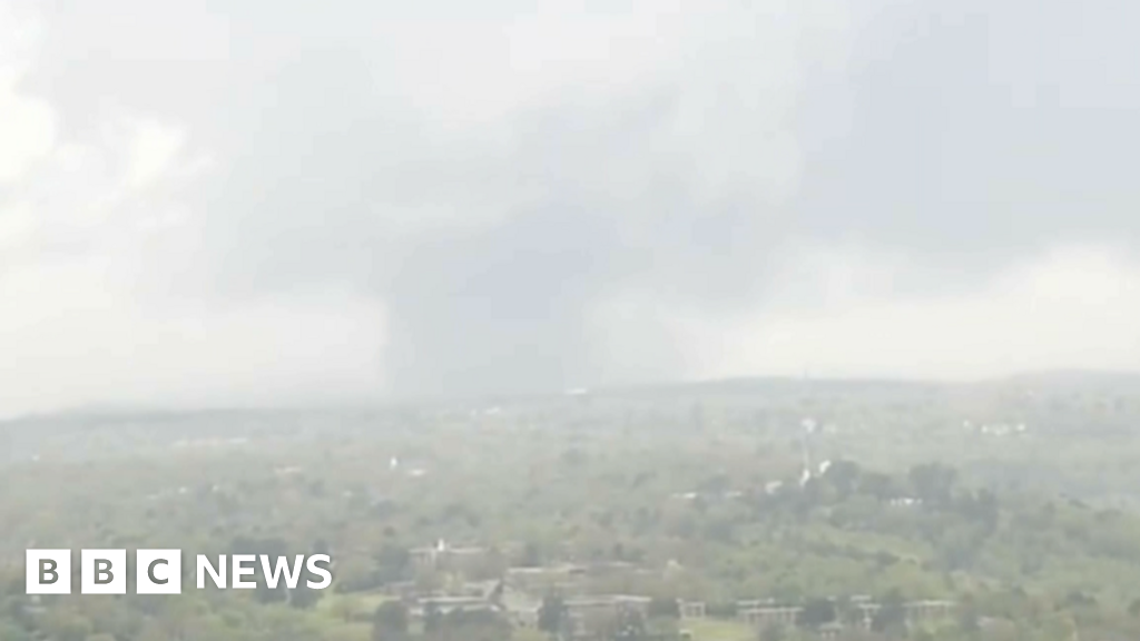 "Catastrophic Tornado Strikes Little Rock, Injuring 600"