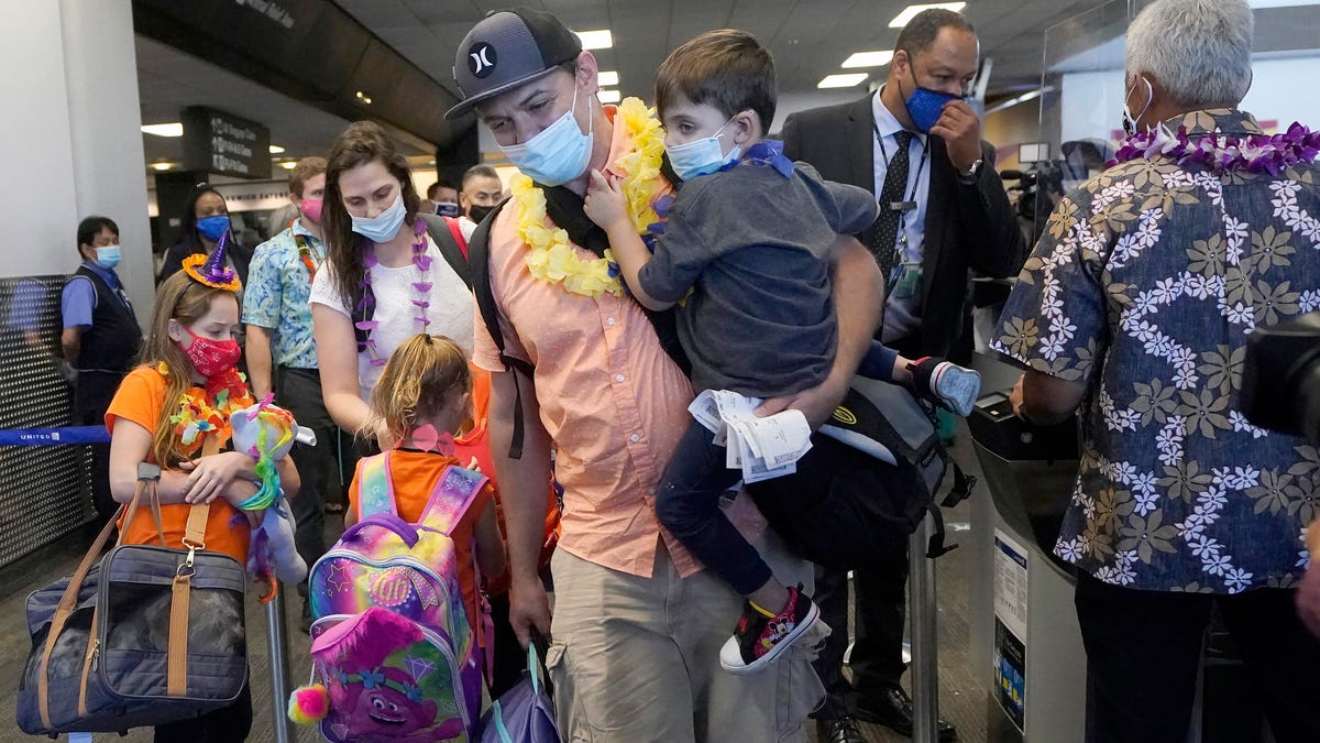 "Push to Ban Family Seating Fees on Airlines Gains Momentum"