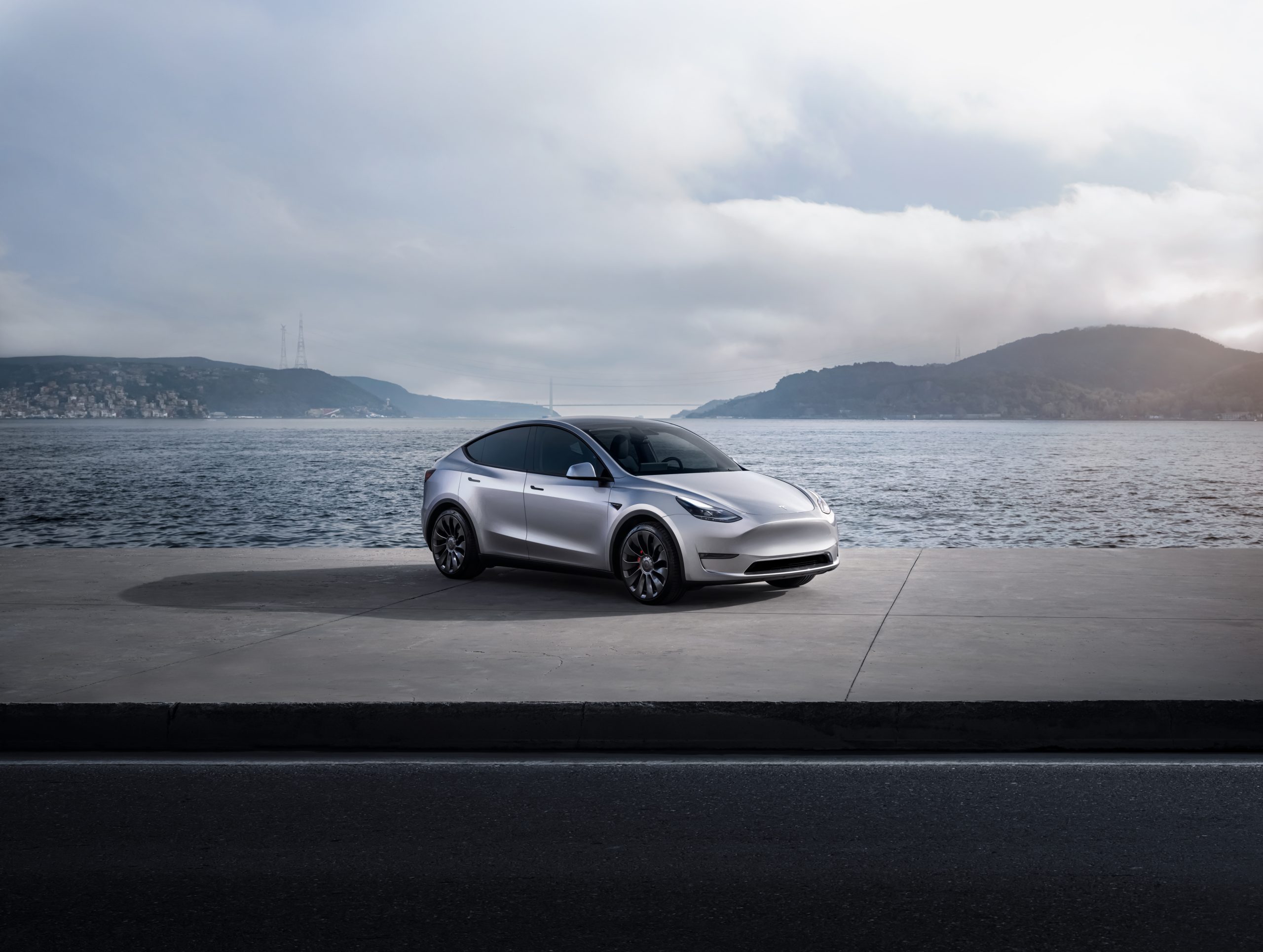 Tesla Model Y Price Hike Sparks Competition's Price Cuts