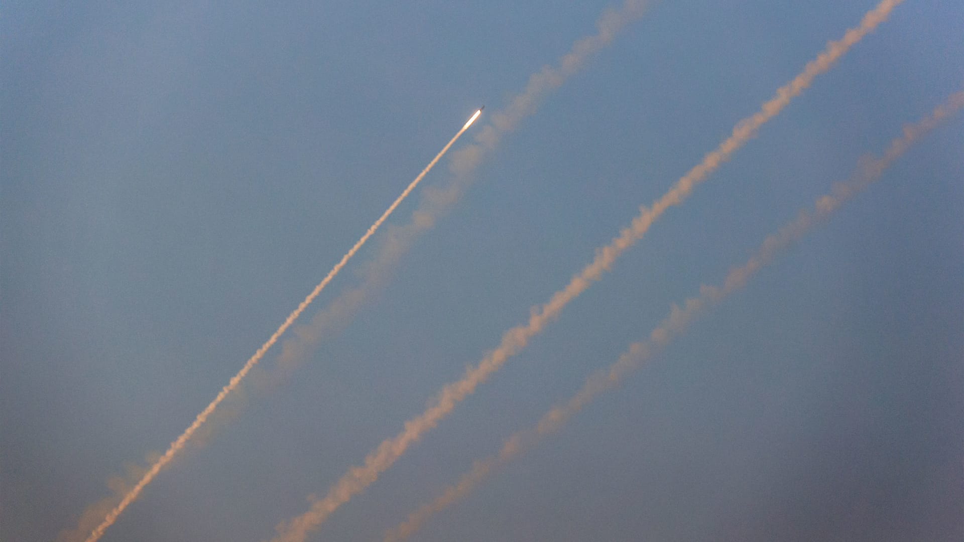 "Israel-Hamas War Escalates: Live Updates on Gaza Conflict and Israeli Ground Operations"