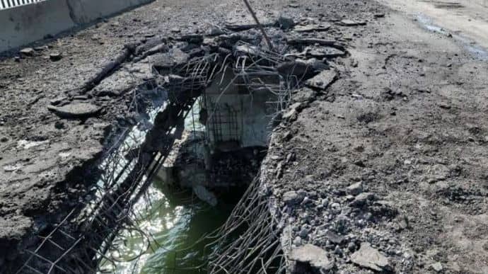 Russian supply lines threatened by Ukraine's military actions.