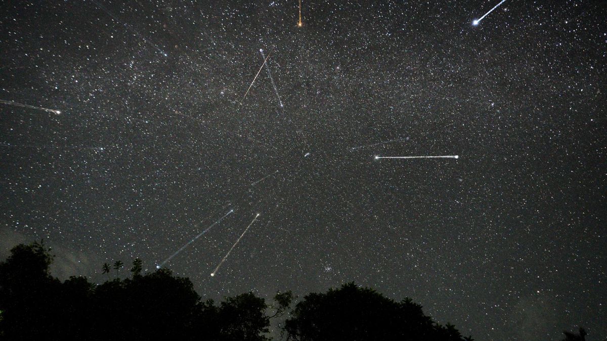 Featured image for "Experience the Spectacular Geminid Meteor Shower: A Visual Delight in 2023!"