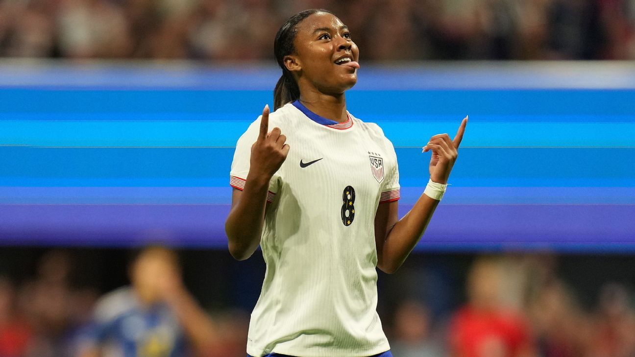 Featured image for "Jaedyn Shaw Makes History in Front of Record USWNT Friendly Crowd"