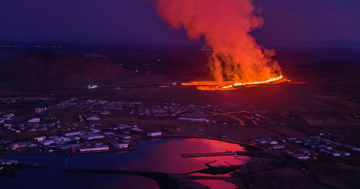 Icelandic Man's Home Destroyed by Volcano Eruption on Live TV