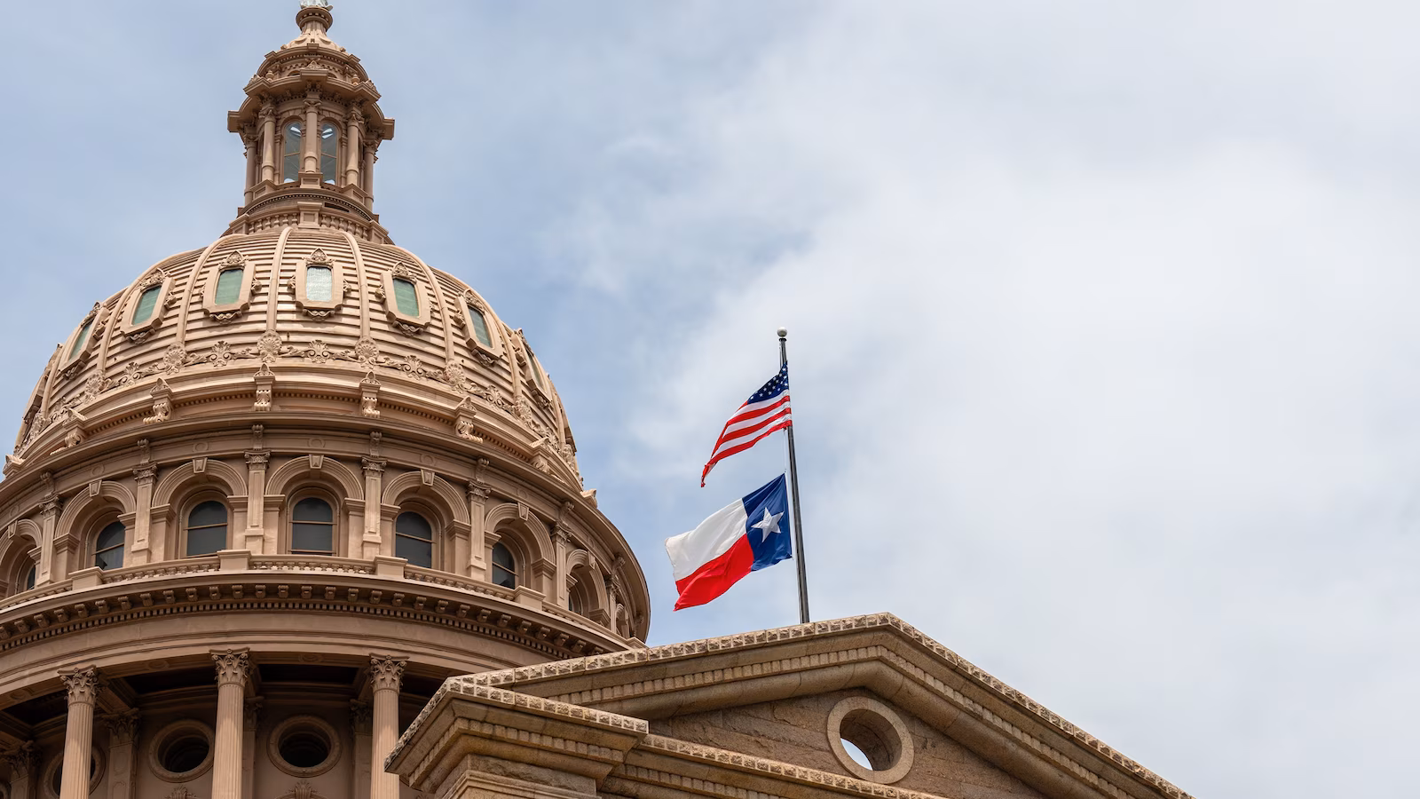 Texas Governor Threatens Democrats Over Redistricting Dispute