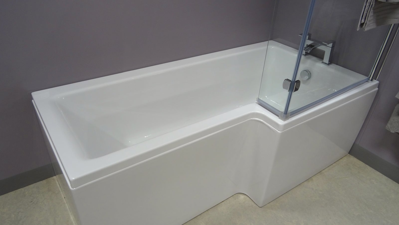 Featured image for Maximizing Bathroom Space: L-Shaped Shower Bath and Bench Placement Tips