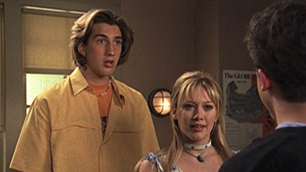 Featured image for "Lizzie McGuire Reboot Writer Reveals Shocking Adult Storylines That Led to Cancellation"