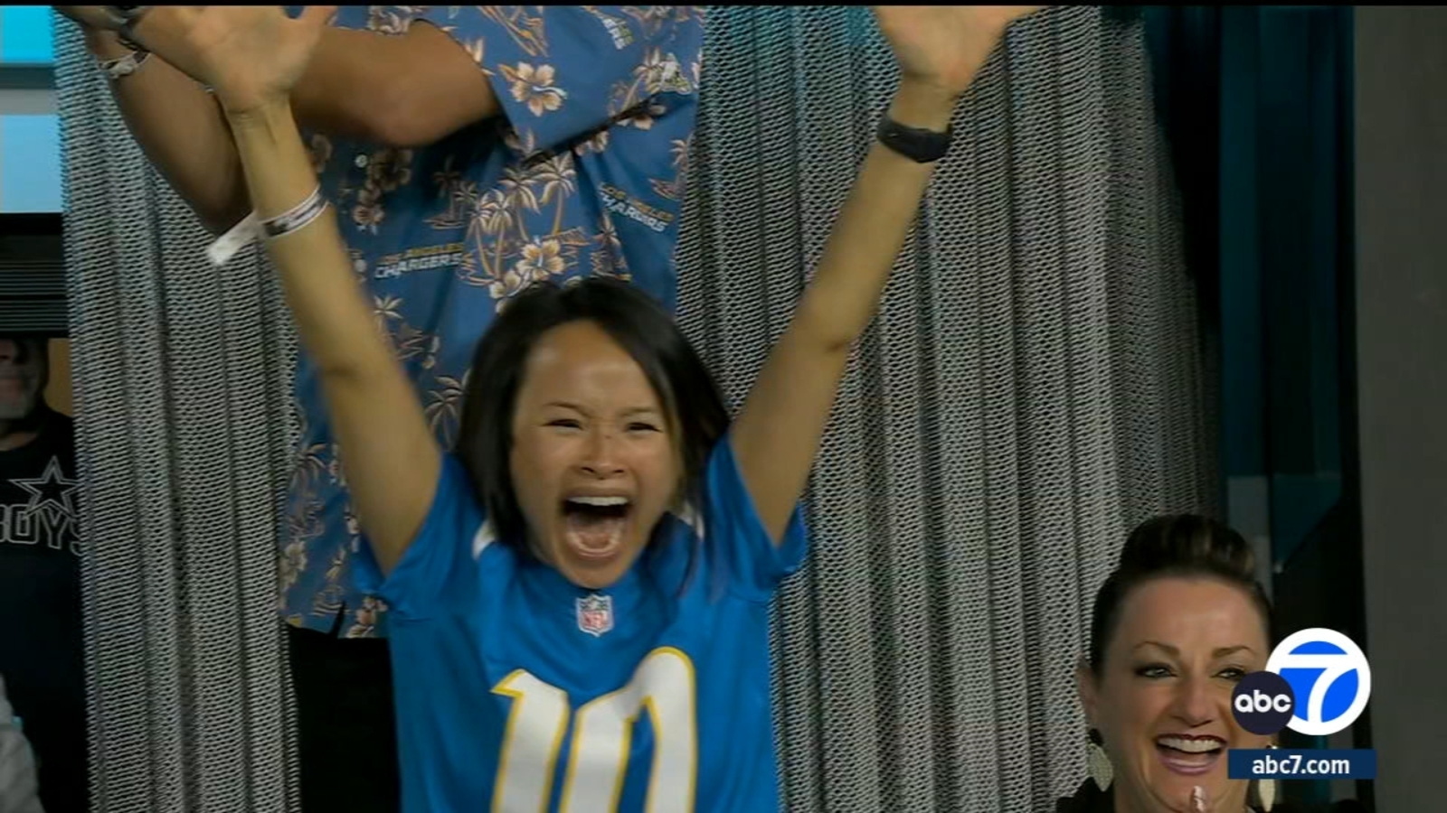 Chargers Fan's Viral Passion, Fan Fight, and Missing Player: Latest Chargers News