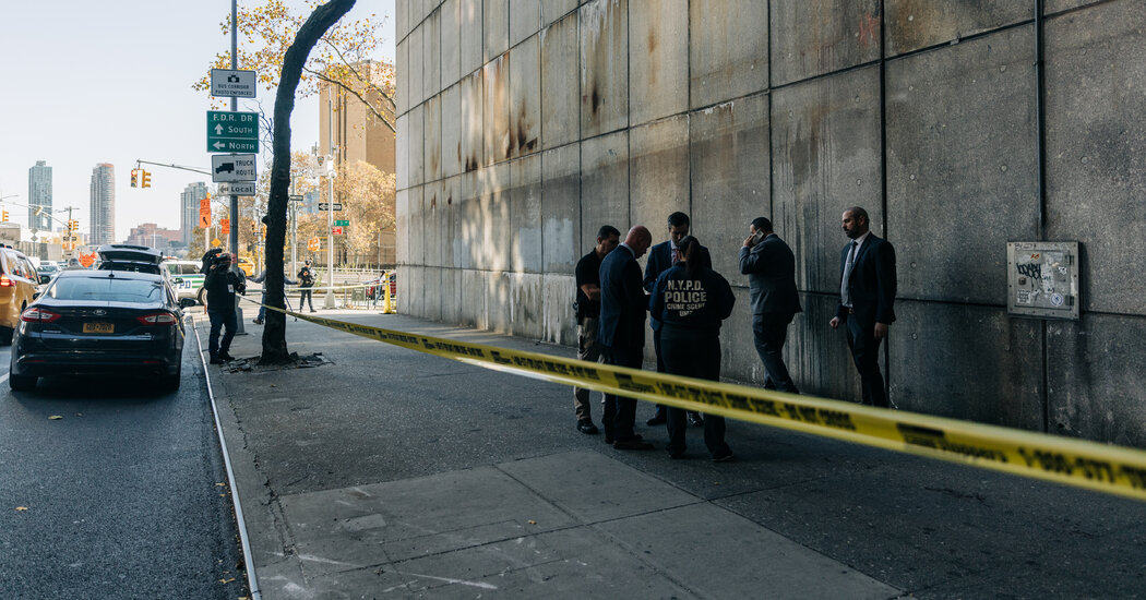 Featured image for Manhattan Stabbing Spree Leaves Two Dead, Suspect in Custody
