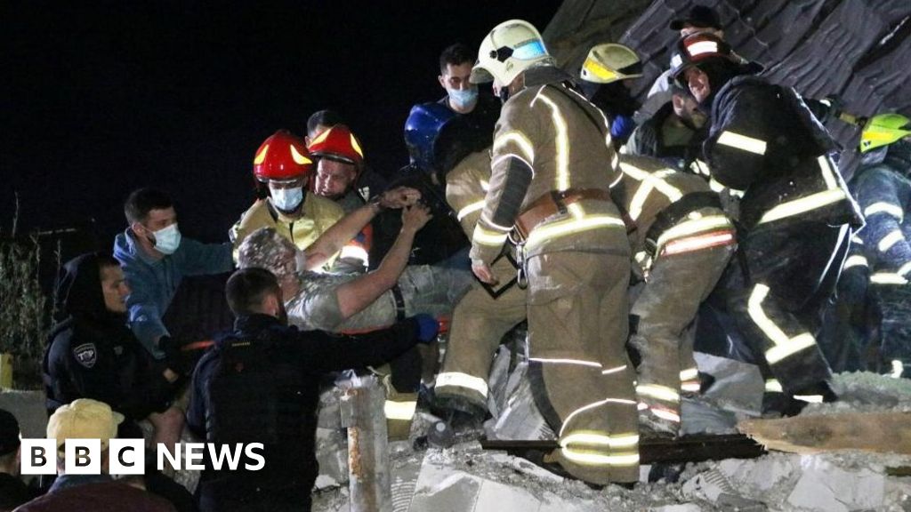 Featured image for Russian strike on Dnipro injures 20 in Ukraine war.