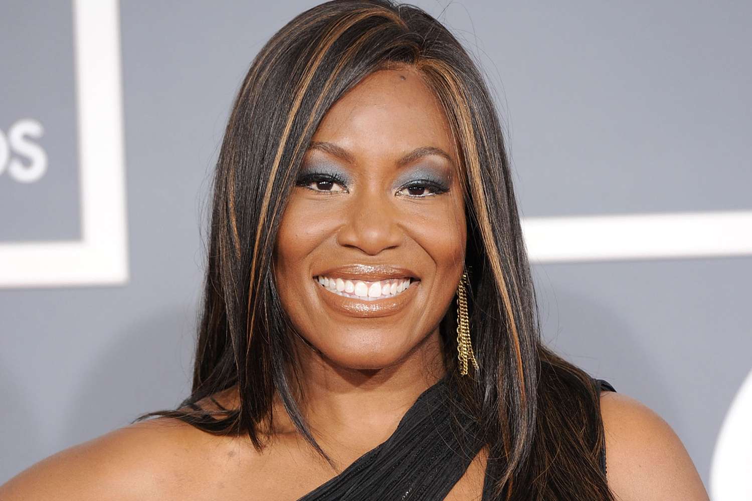 Featured image for "Autopsy Reveals Cause of Death for Grammy-Winning 'American Idol' Alum Mandisa"