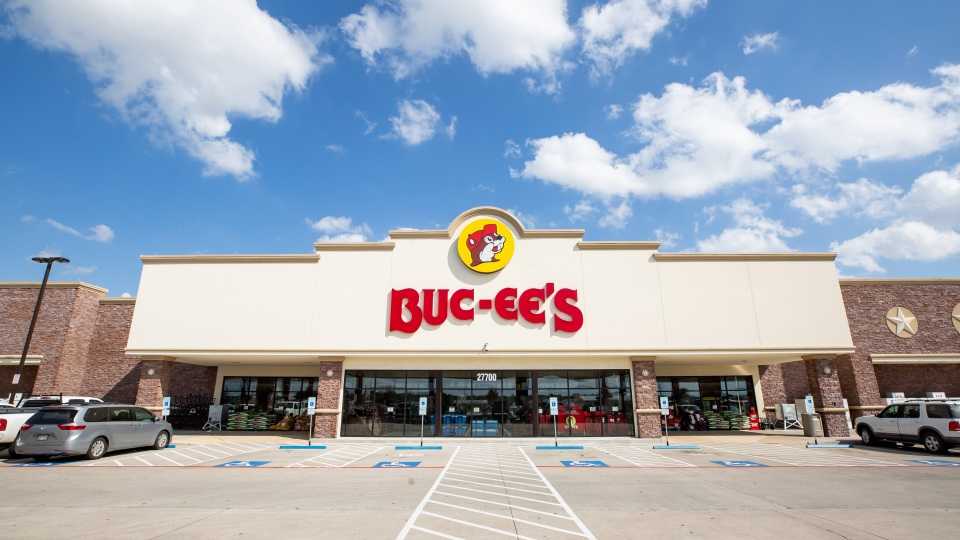 Florida's New Buc-ee's: The Ultimate Fuel Station Experience