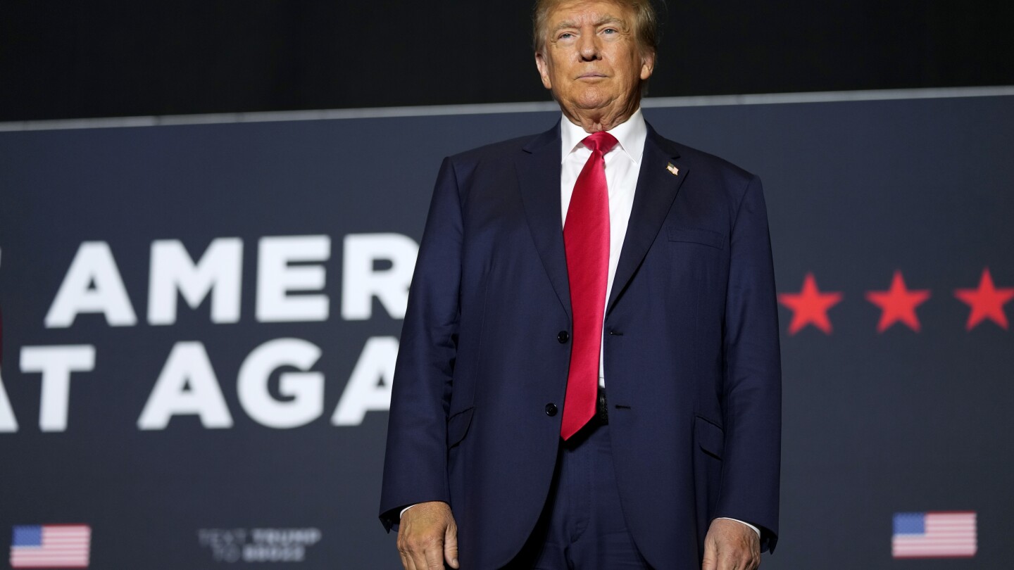 Featured image for "Trump rallies blue-collar Iowans, highlights trade and farm policies"