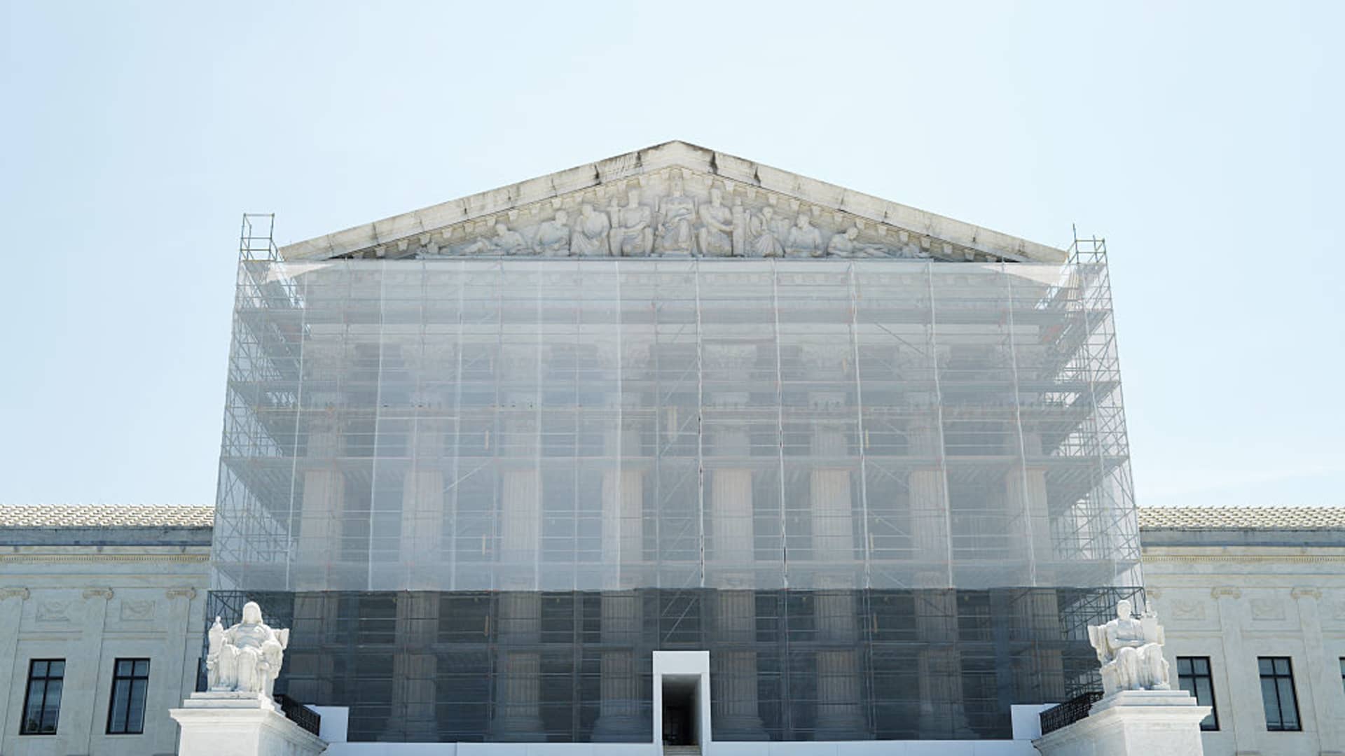 Featured image for Supreme Court Approves Trump’s Federal Agency Restructuring and Staff Cuts