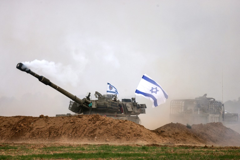 Israel's Response to Hamas Threats: Bombing South Gaza and Intensifying Search for Leadership
