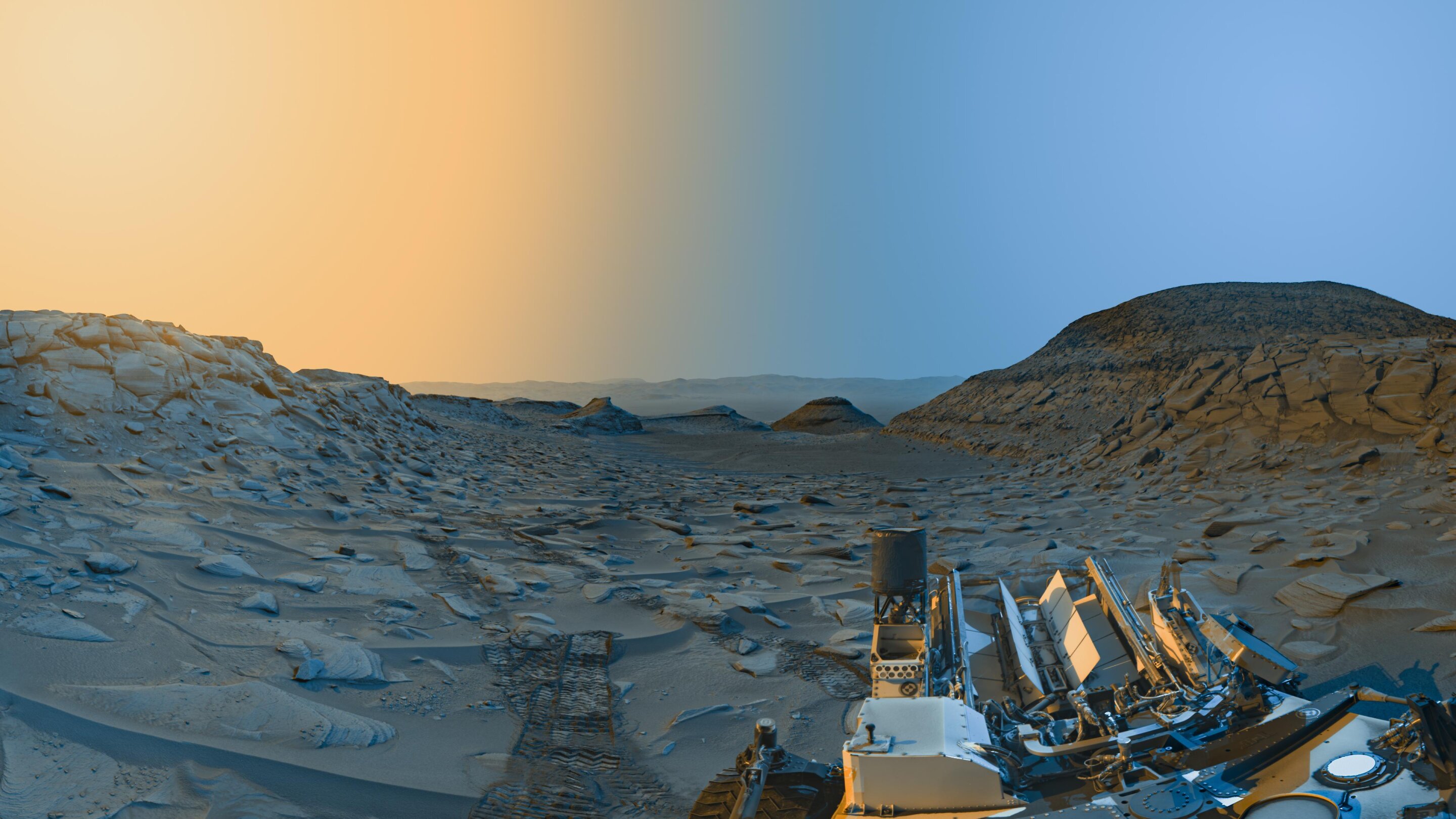 Featured image for "Curiosity Rover's Stunning Martian Postcards"