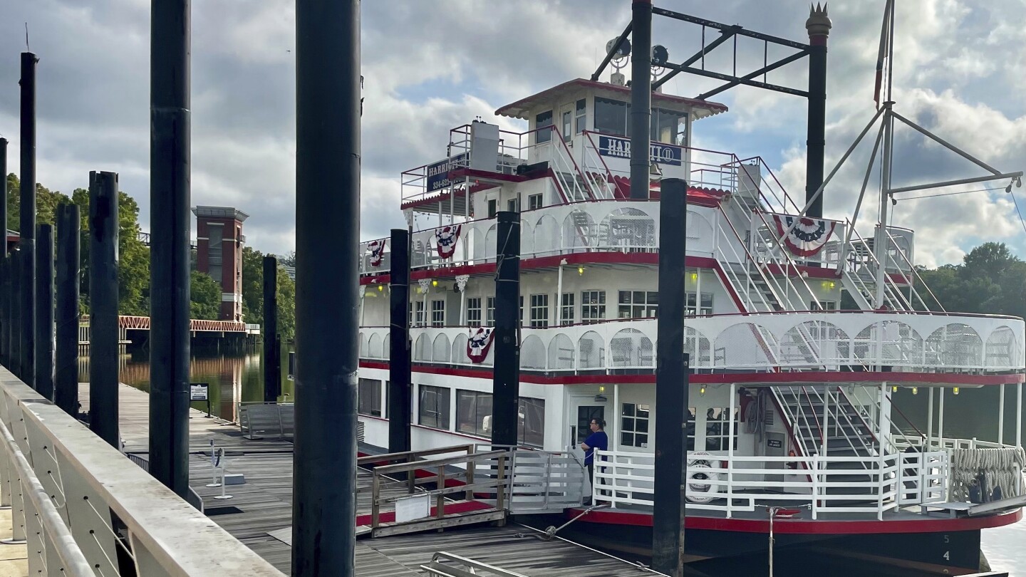 "Viral Alabama riverfront brawl videos ignite conversations on race, unity, and fairness"