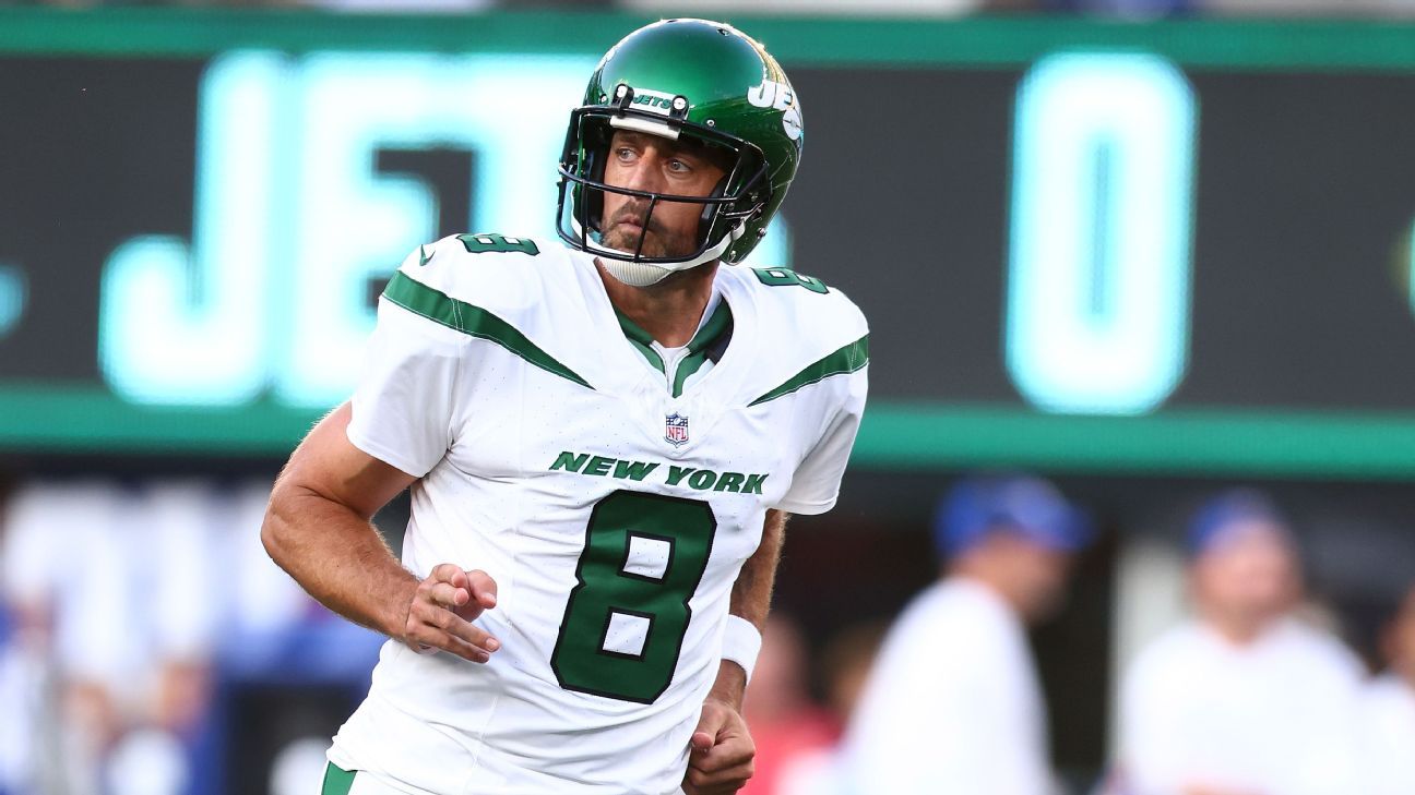 "Jets' Aaron Rodgers Returns to Practice After Surgery, Raising Questions for the Team"