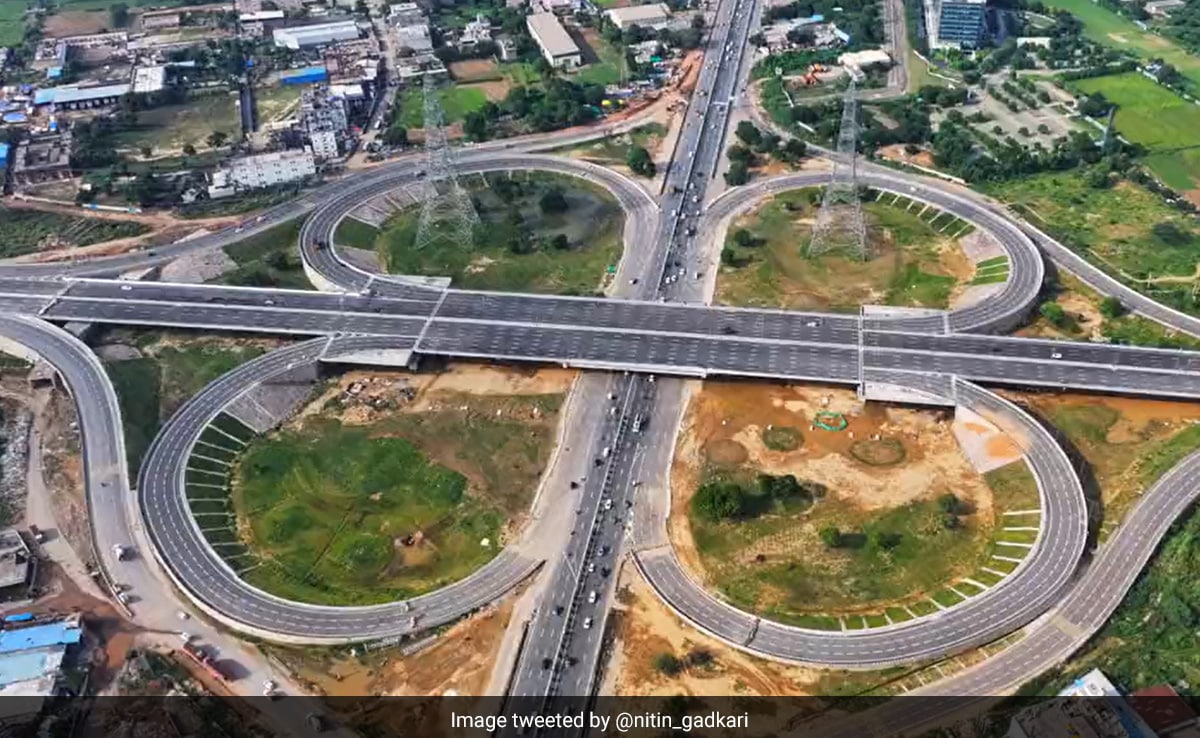 Featured image for "Nitin Gadkari Unveils India's First Marvel of Engineering: Dwarka Expressway"
