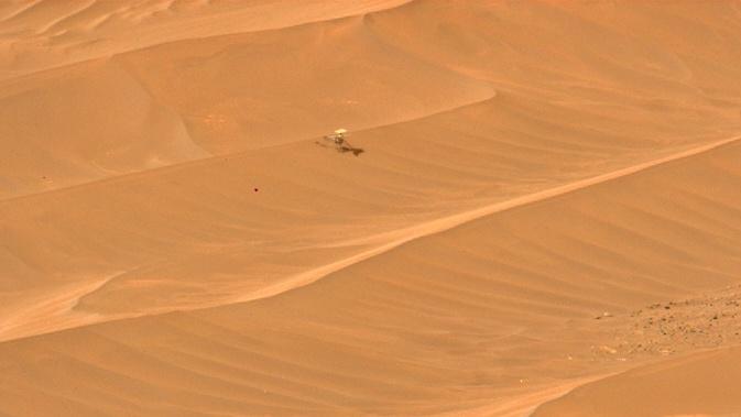 "NASA's Perseverance Rover Locates Broken Ingenuity Helicopter on Martian Dune"