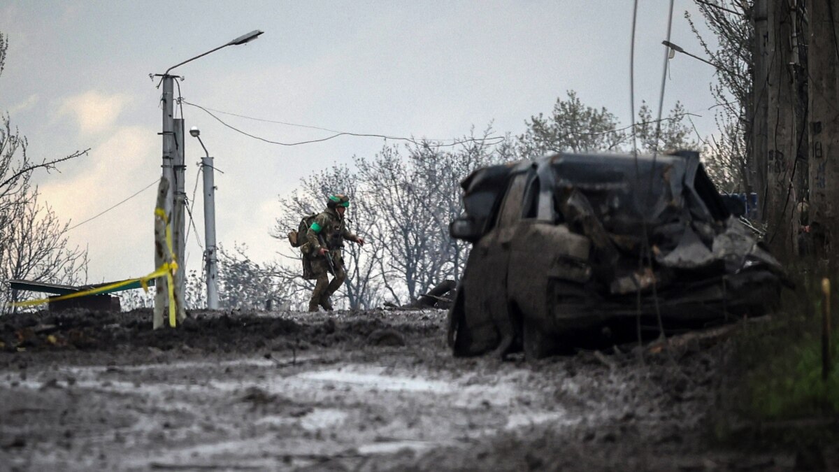Escalating Tensions in Bakhmut as Russia Increases Assault on Ukraine
