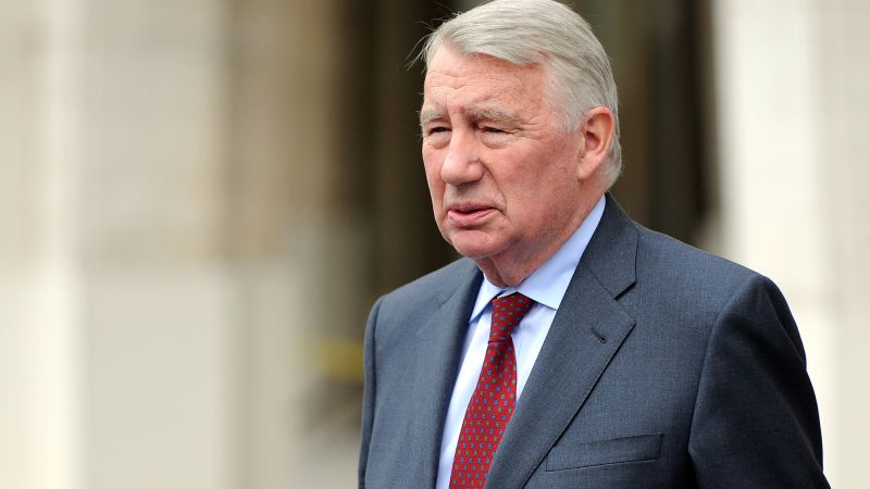 "PBS NewsHour Co-Founder Robert MacNeil Dies at 93"