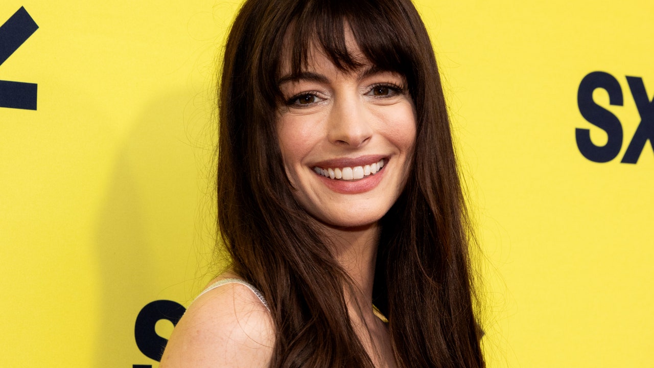 Featured image for Anne Hathaway's Boho Minidress and 'The Idea of You': A SXSW Promotion