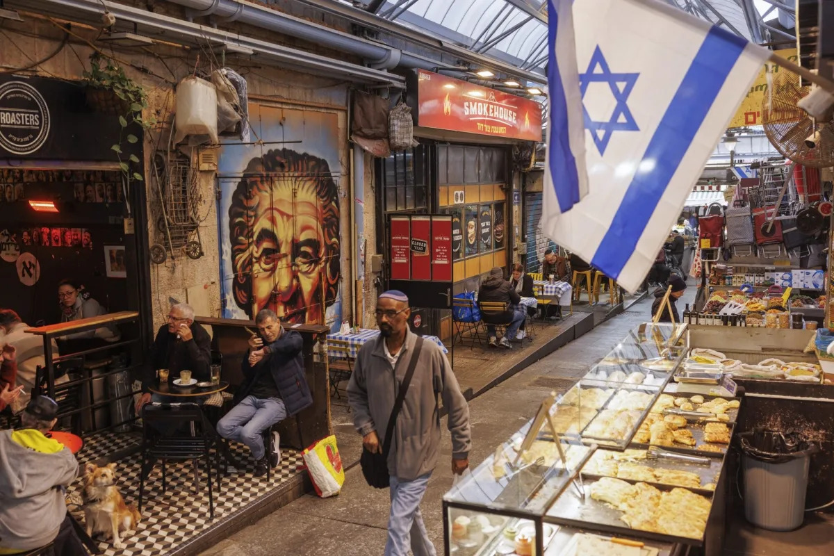 "Israel's Economy Contracts 20% Due to War in Gaza"