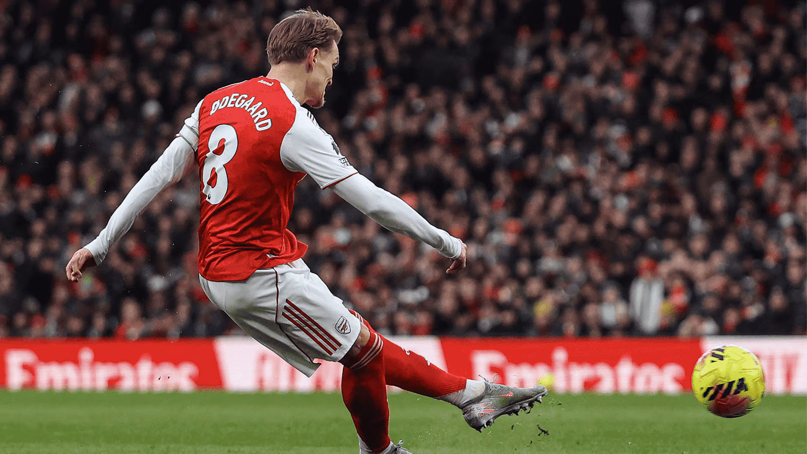 Featured image for Arsenal Edges Brighton to Stay Top of Premier League