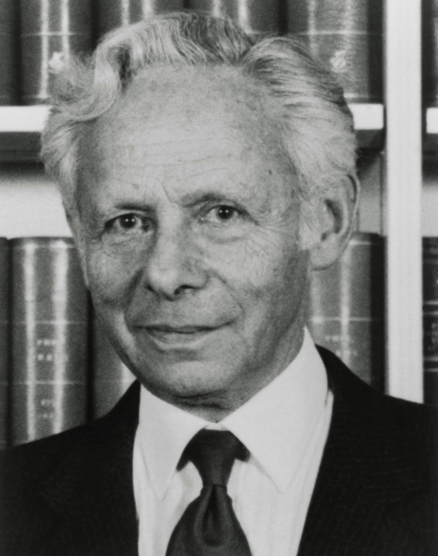 Featured image for "Pathologist Anthony Epstein, Discoverer of Epstein-Barr Virus, Passes Away at 102"