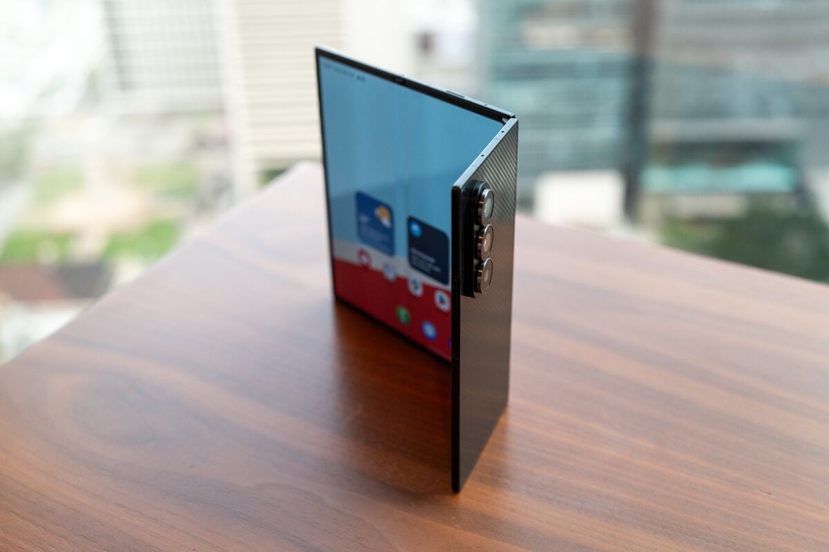 Featured image for Samsung’s Galaxy Z TriFold: Innovative but Costly and Flawed