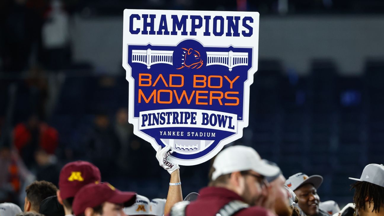 Featured image for "Unraveling the Complexity: Must-Watch 2023 College Football Bowl Games and Matchups"