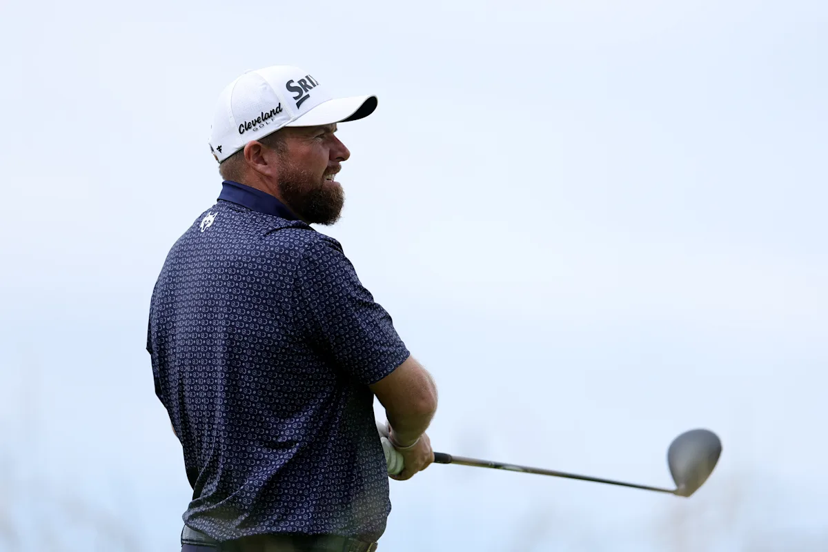 Featured image for Shane Lowry penalized 2 shots at British Open amid rules controversy
