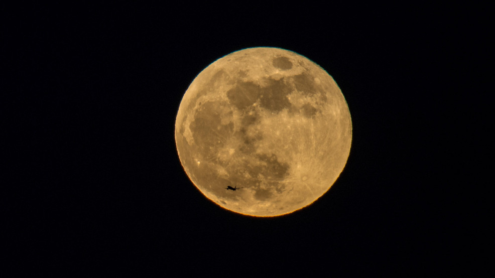 "September's Harvest Moon Marks the Final Supermoon of 2023"