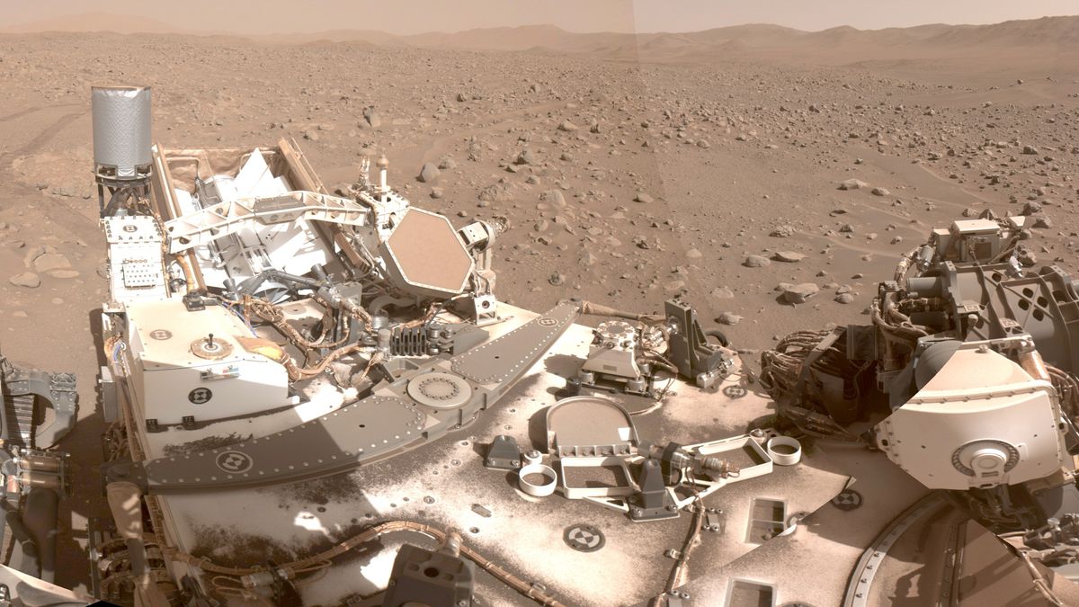Featured image for Perseverance Rover Breaks Record for Longest Autopilot Drive on Mars