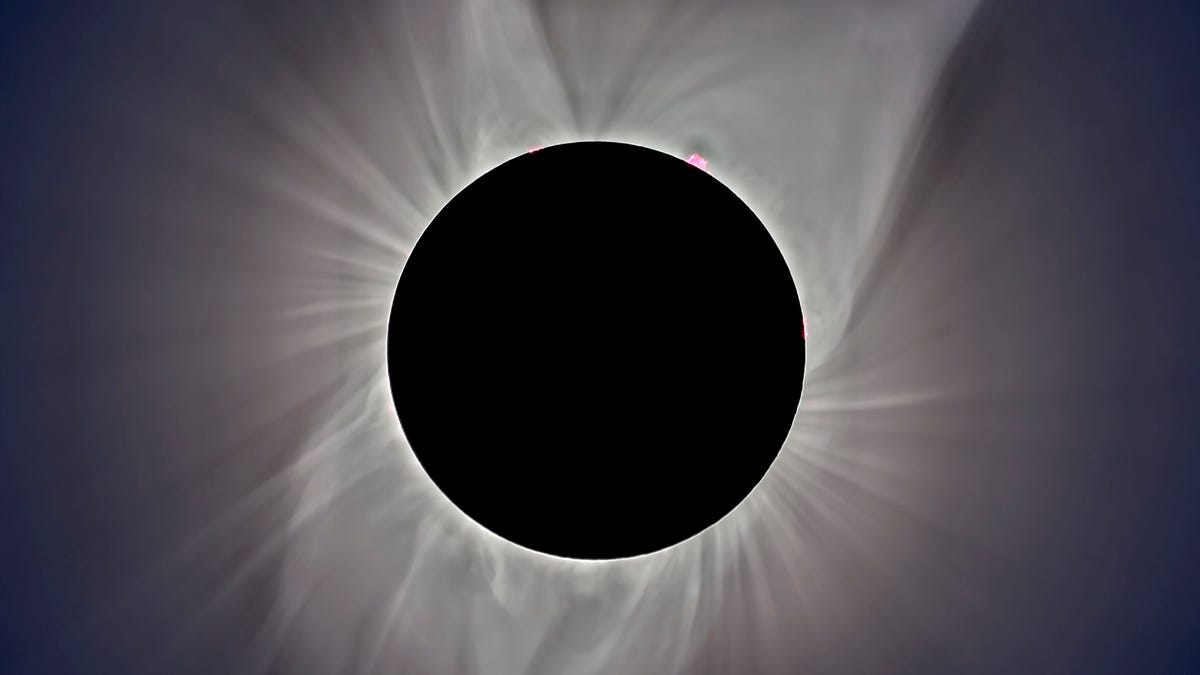 Featured image for "2024 Solar Eclipse: Traffic Woes, Ideal Viewing Spots, and Safety Concerns"
