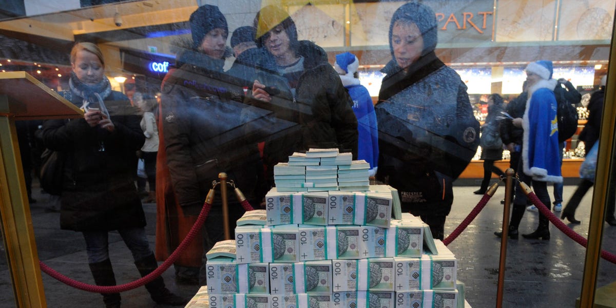 Featured image for Poland's Zloty Surges, Overtaking the Dollar