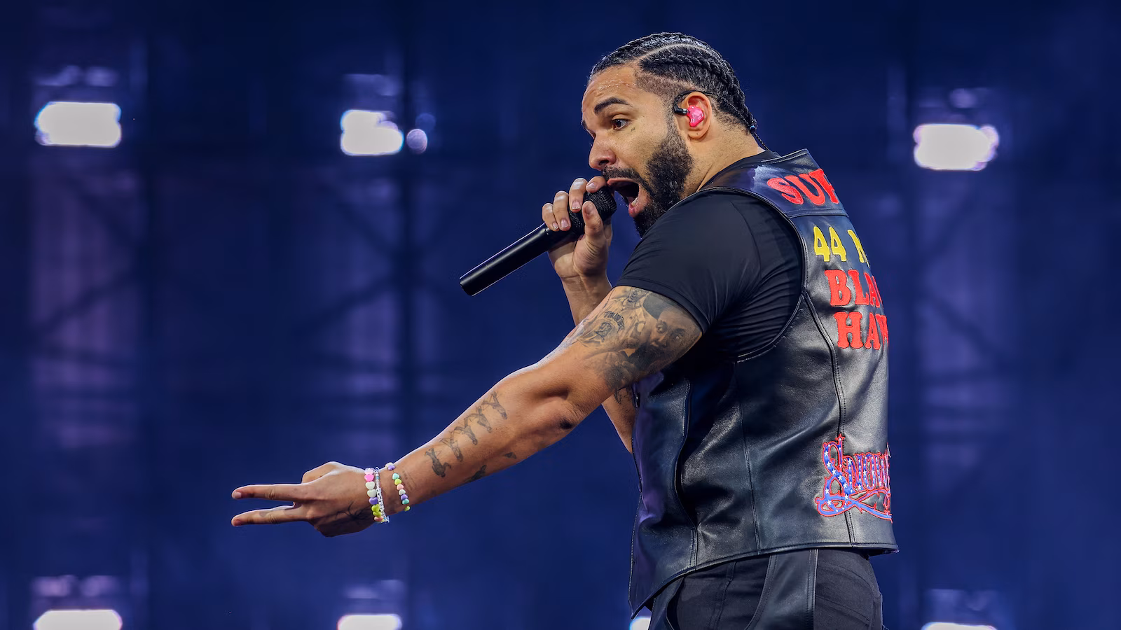 Featured image for Federal Judge Dismisses Drake's Defamation Lawsuit Against UMG