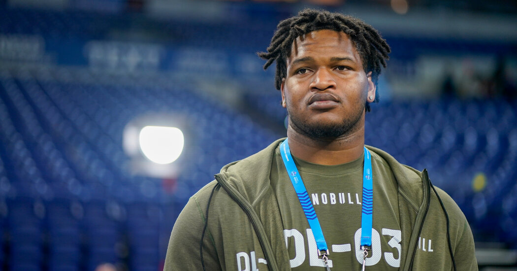 Jalen Carter's NFL Draft Prospects Examined by Experts.