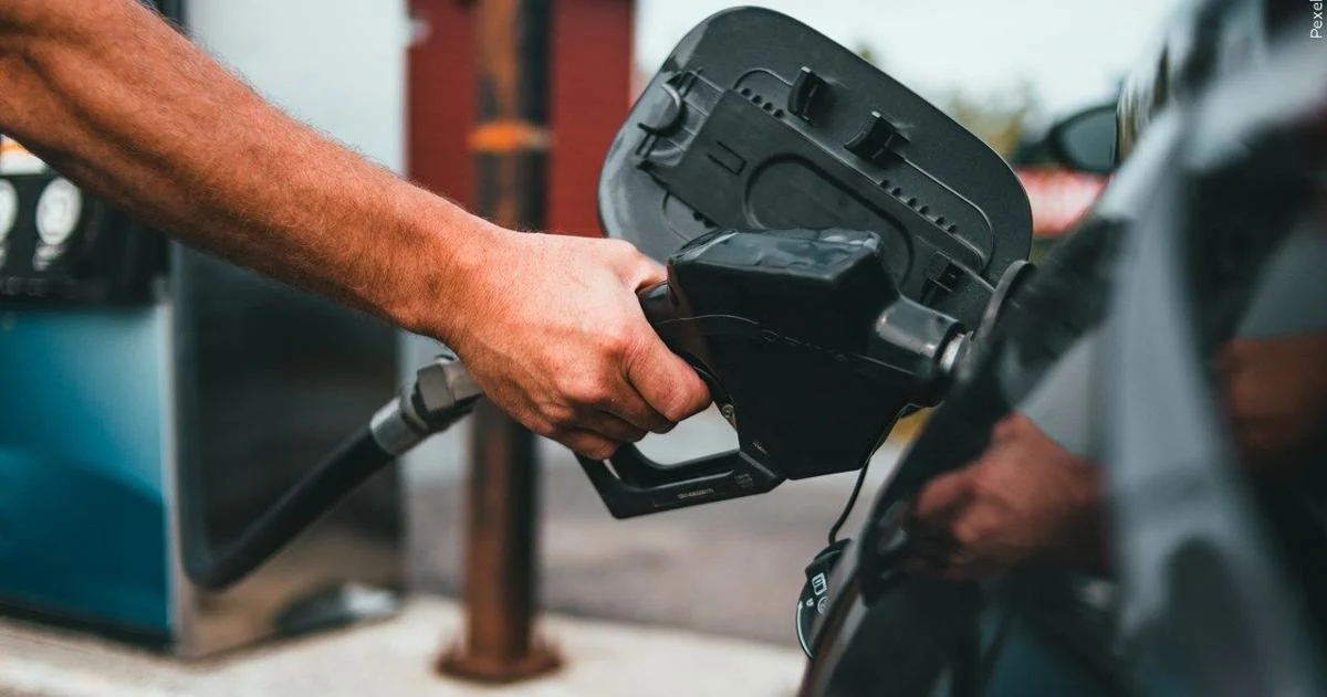 Featured image for Gas Prices Fall Nationwide but Vary by Region