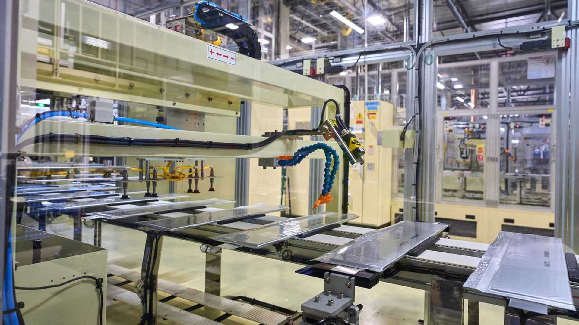 General Motors and LG to Expand Tennessee Plant for Affordable LFP EV Batteries