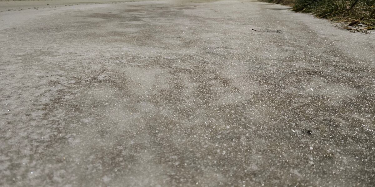 "Severe Ice Storm Grips Mississippi, Causing Hazardous Road Conditions and Brutal Cold"