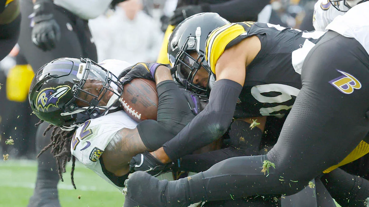 Featured image for 2024 NFL Playoff Race: Key Matchups and Clinching Scenarios