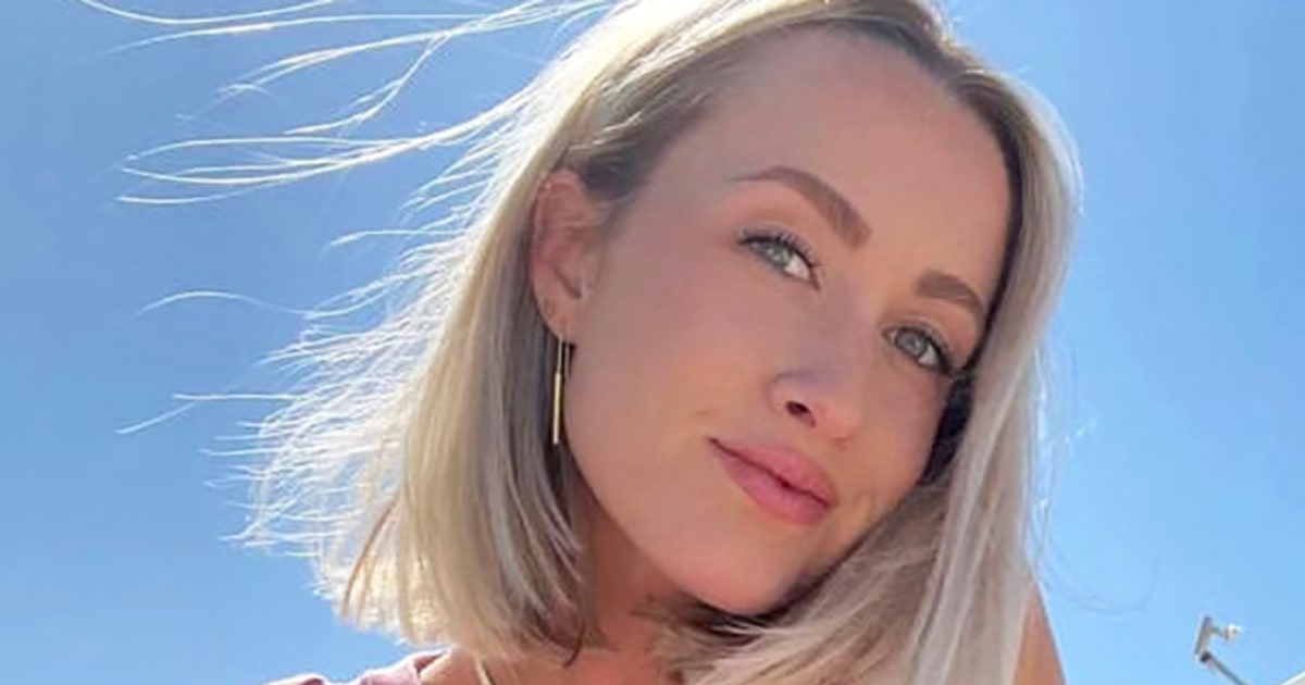 Carbon monoxide suspected in deaths of American couple at Mexican resort.