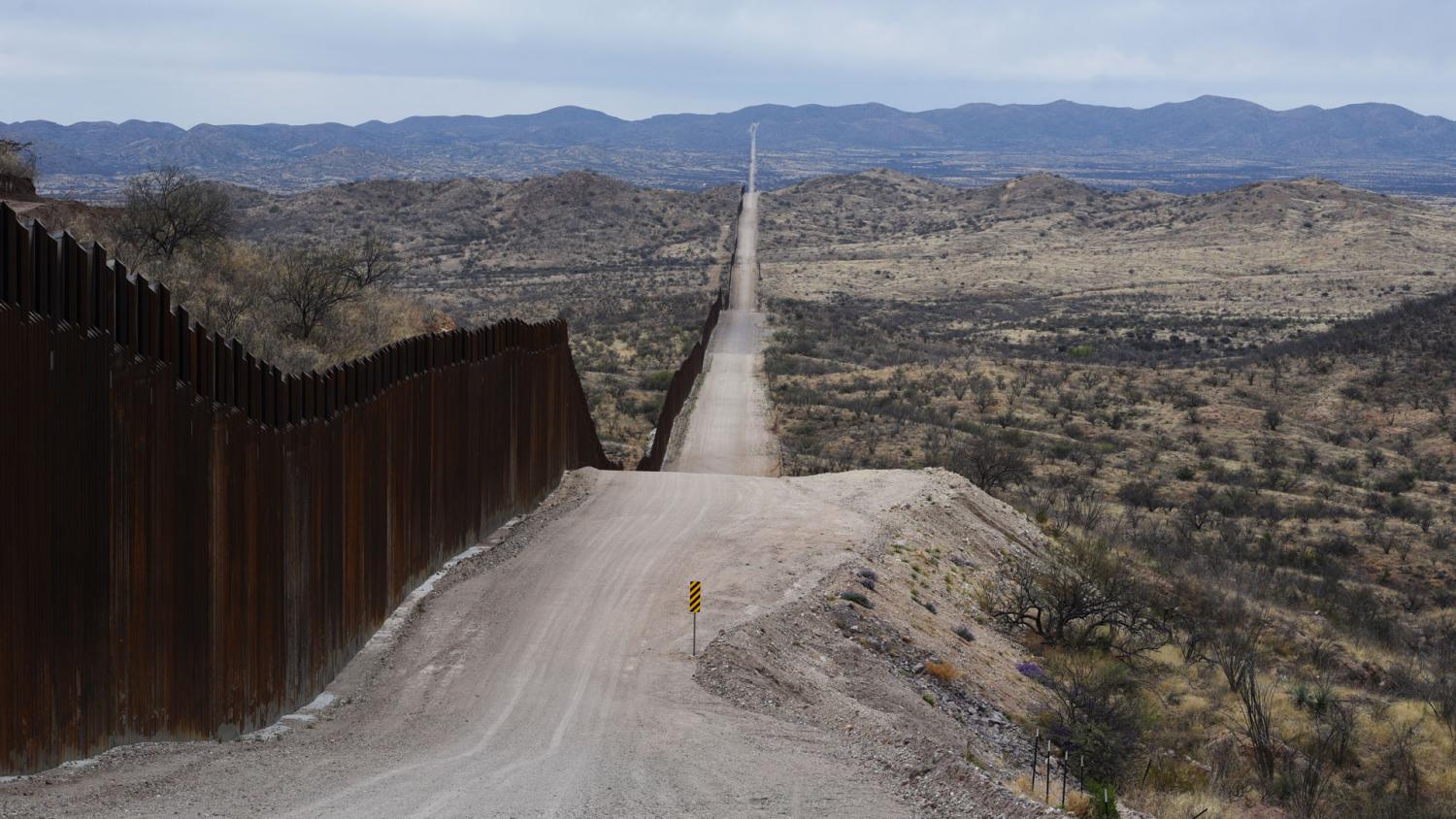 Arizona Voters to Decide on Local Police Arrests for Border Crossings