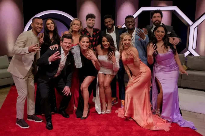 'Love Is Blind' Reunion Woes: Technical Issues Plague Netflix Livestream.